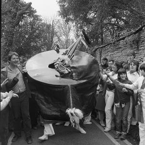 Old Oss and people around