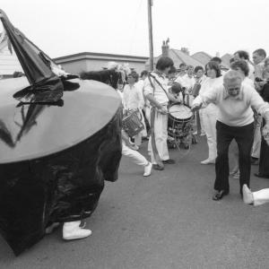 old oss dancing