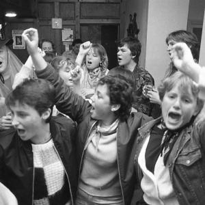 People singing in the pub