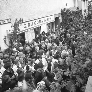 11 O'Clock at golden lion