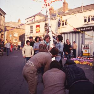 Putting up the Maypole