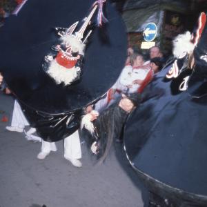 Blue Ribbon oss and Old Oss dancing together