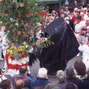 Old Oss being teased under maypole 