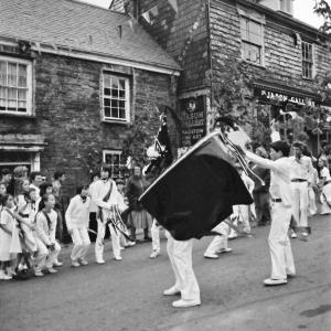 children's oss under maypole