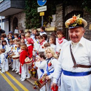 Children's oss outside Marble Arch