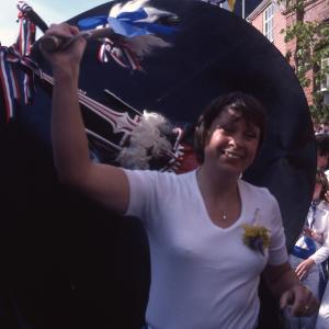 Woman teasing Blue Ribbon oss 