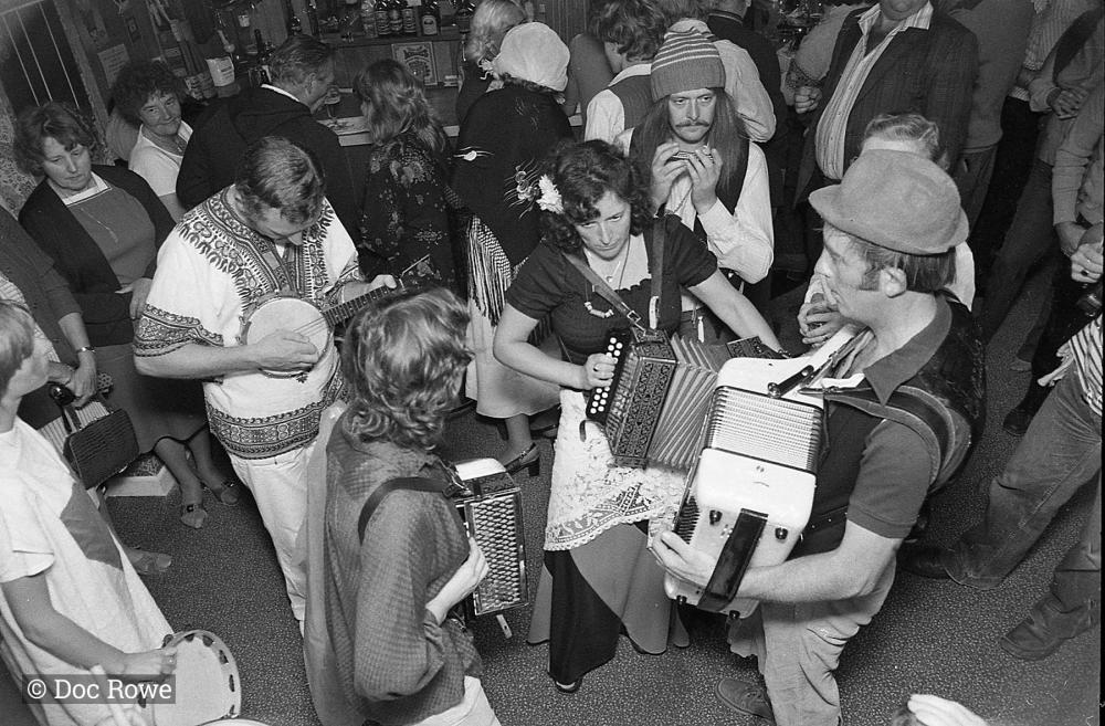 Merrymakers musicians in pub
