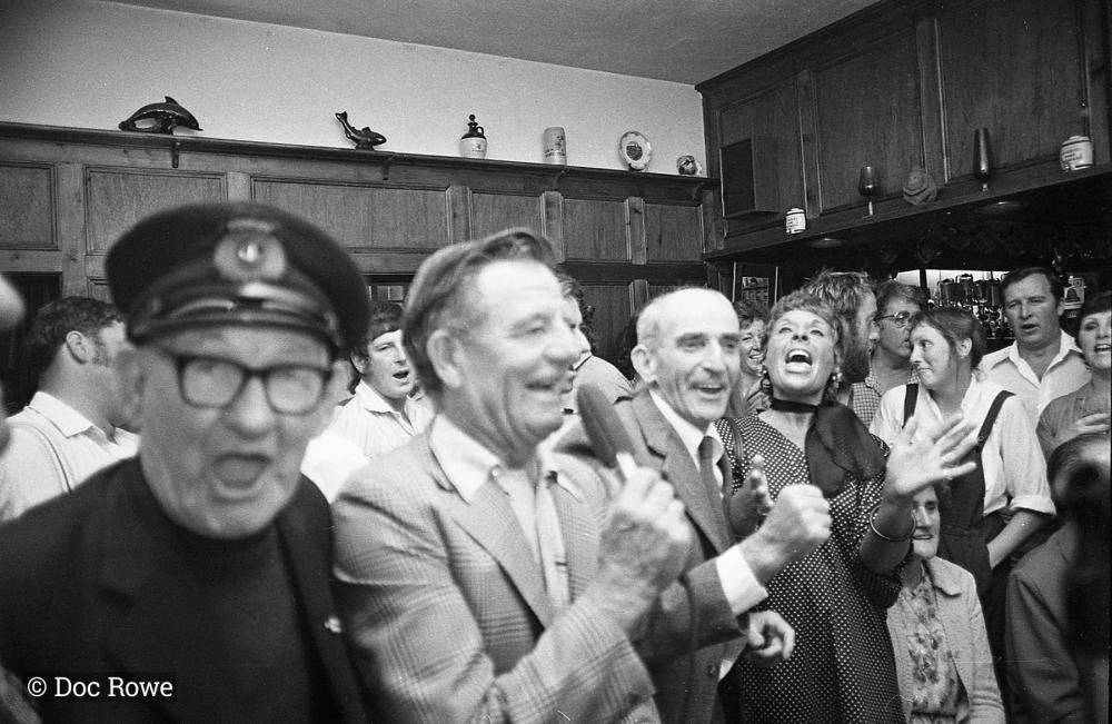 People singing in The Ship pub