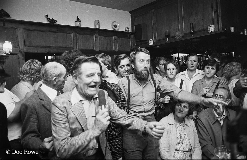 People singing in The Ship pub