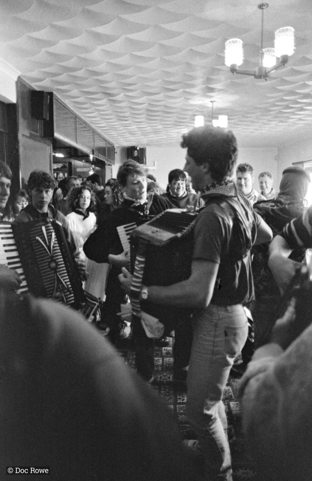accordion players in pub