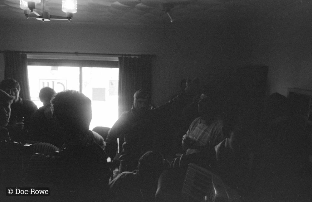 accordion players in pub