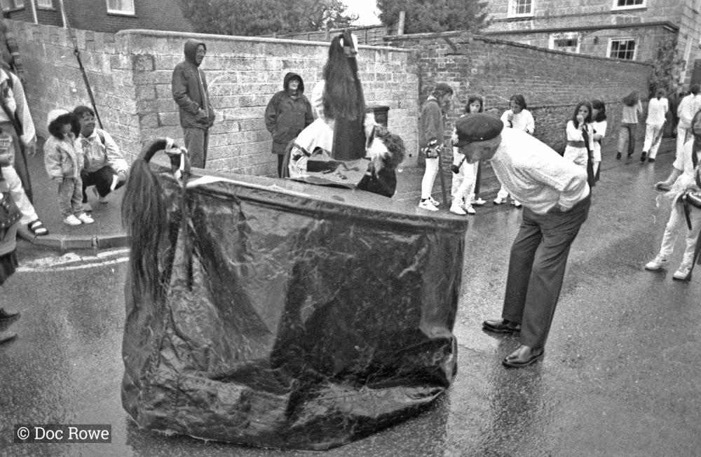 man talking to old oss