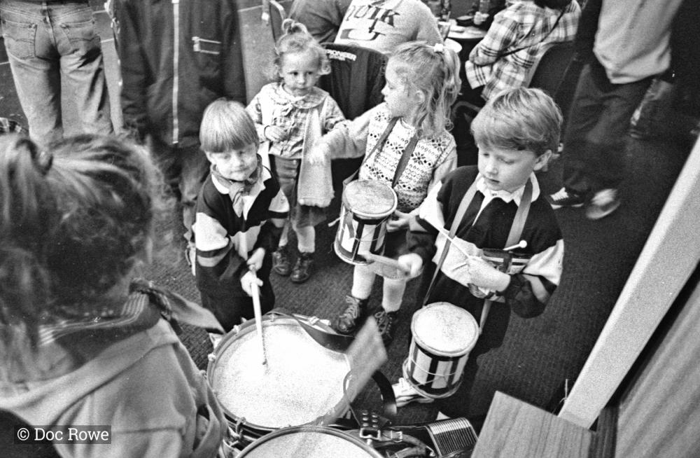 kids playing drums