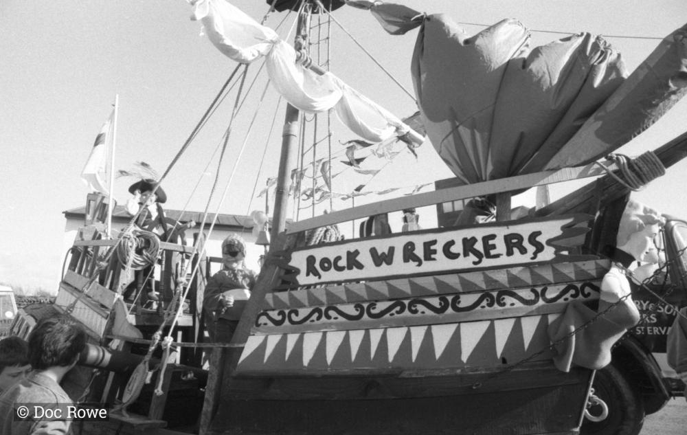 pirate ship float