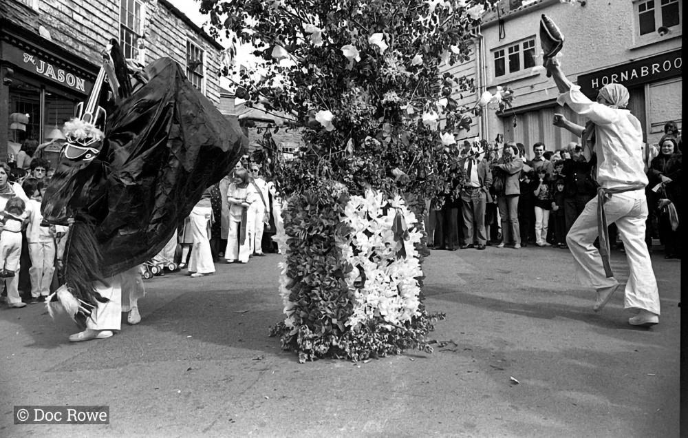 Old Oss and Teaser dancing around the maypole 2