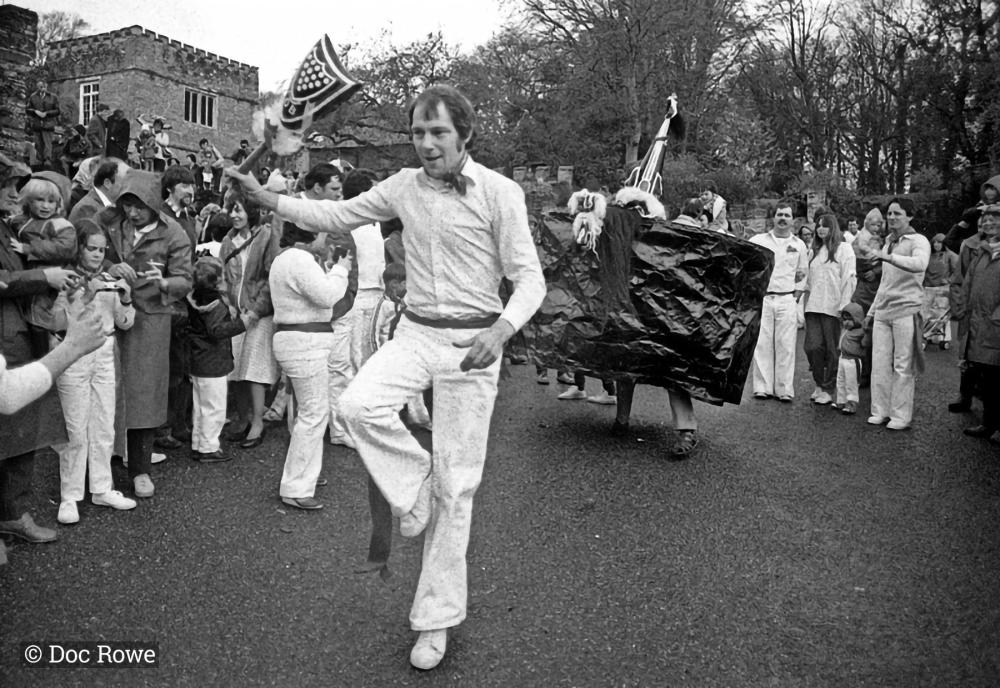 Old Oss dancing leaving Prideaux Place, man teasing