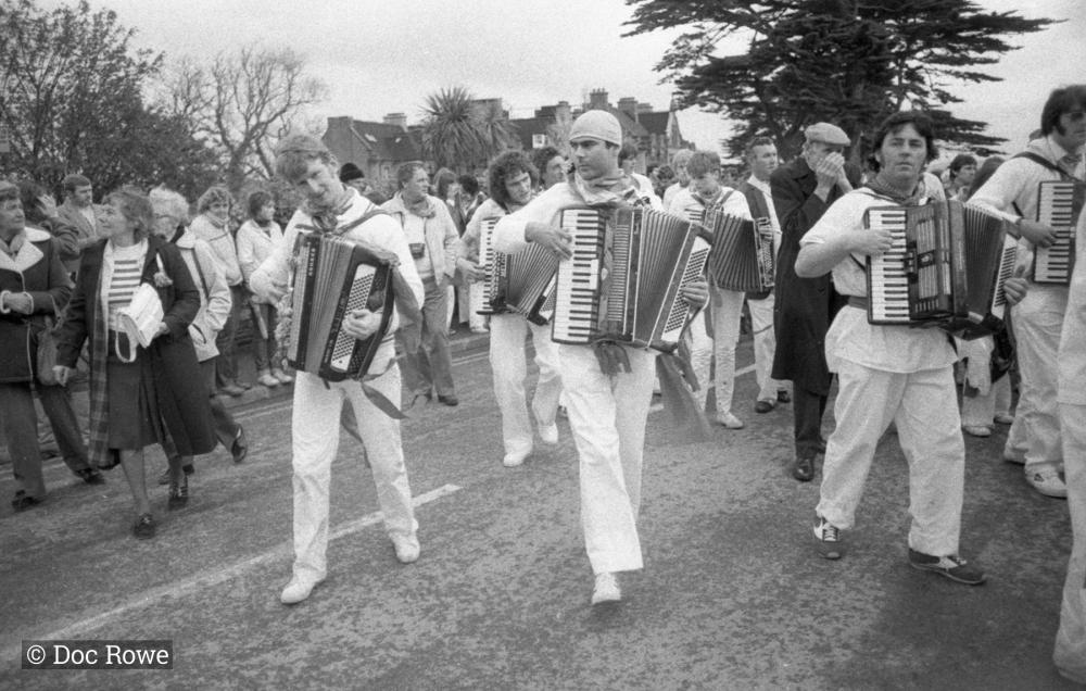 accordion players in parade