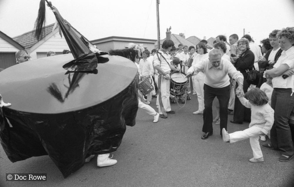 old oss dancing