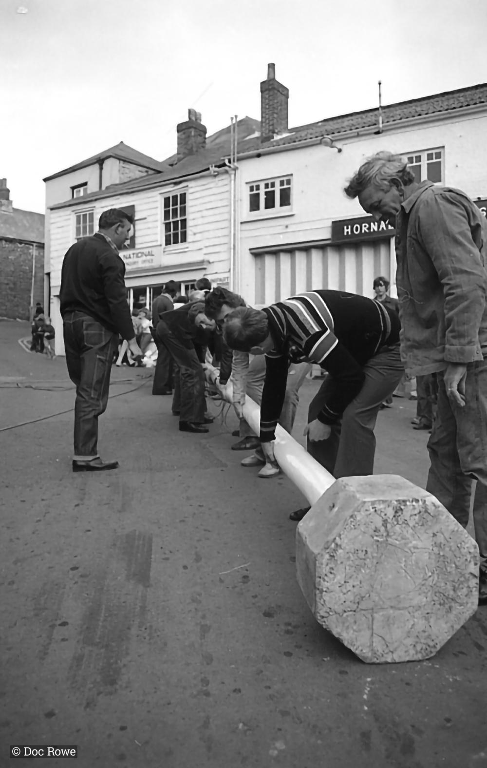 putting up maypole