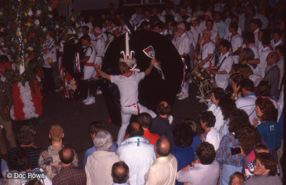 Old Oss at night