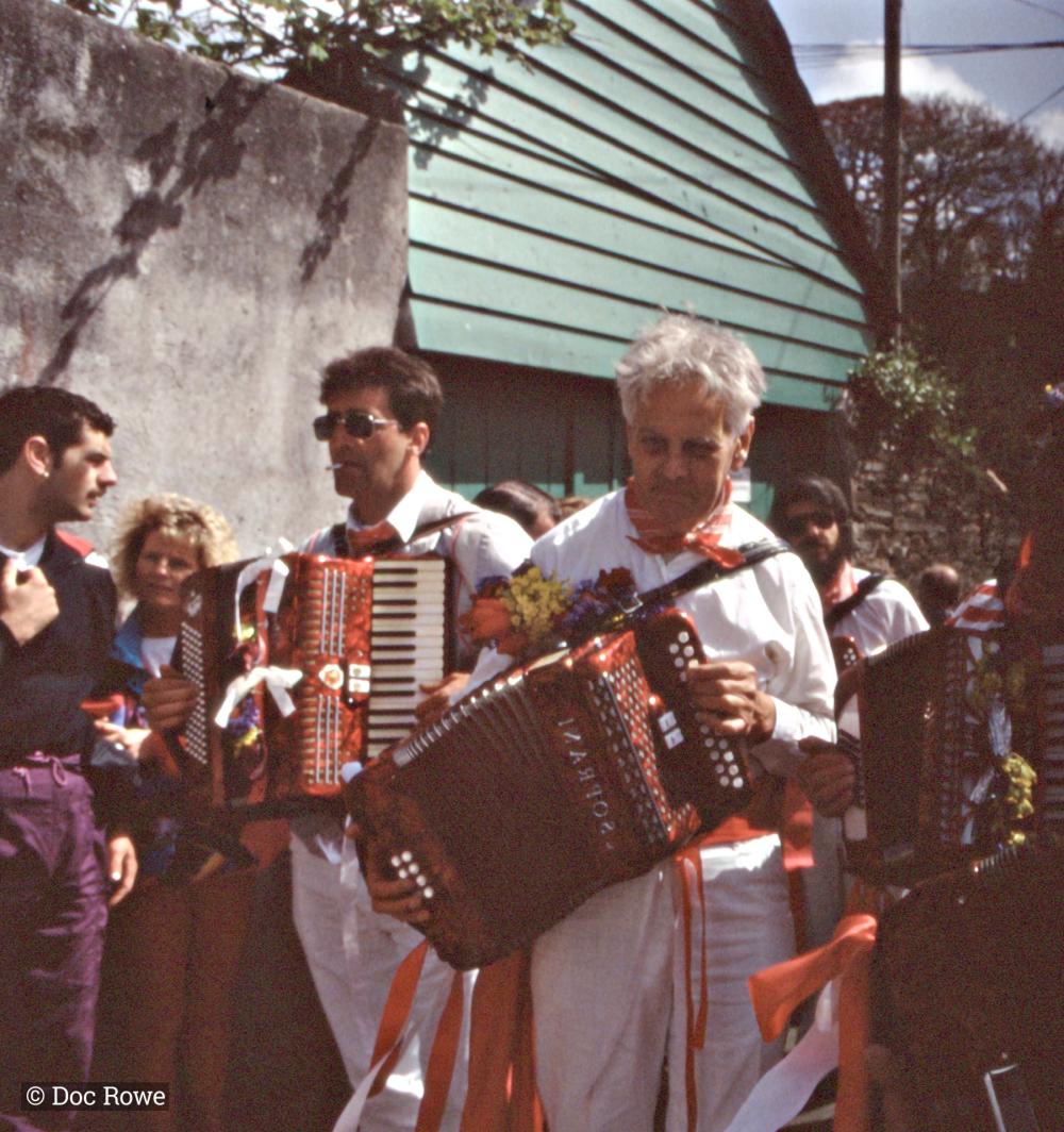 Old Oss accordion players