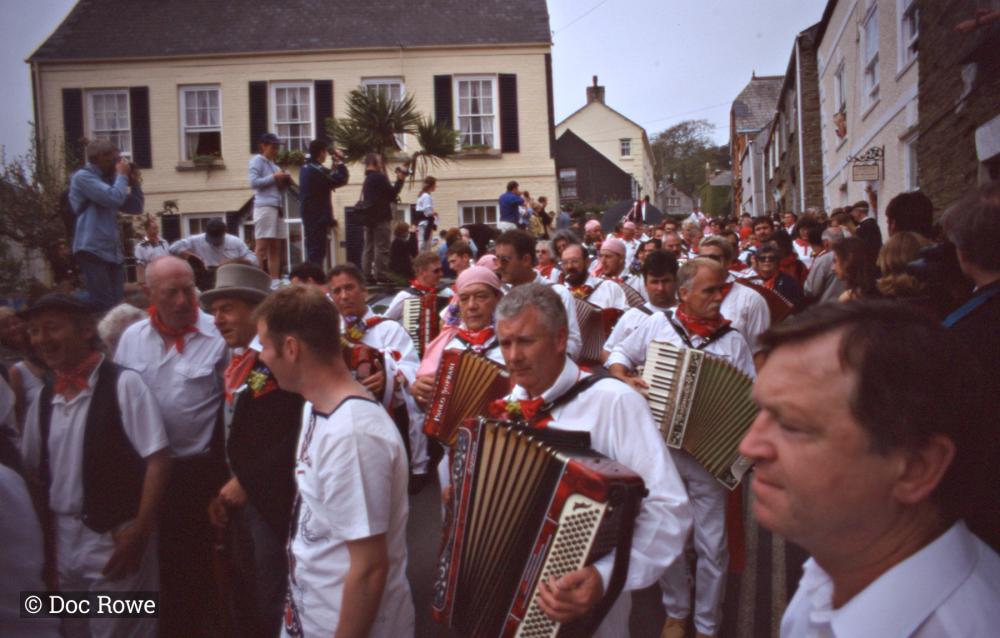 Old Oss procession