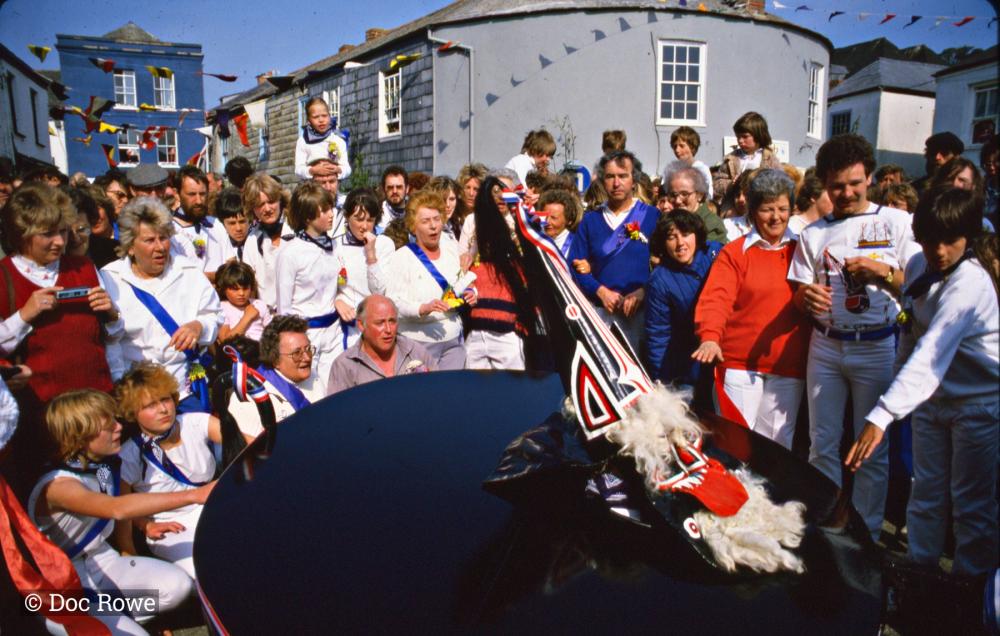 Blue Ribbon Oss Clucky