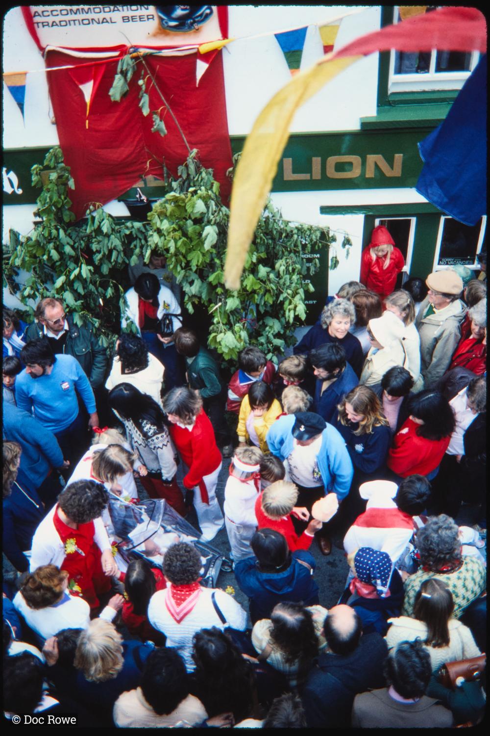 Old Oss 10'Clock procession outside The Golden Lion