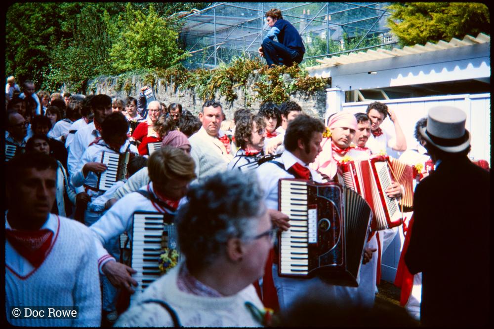 Old Oss band in procession