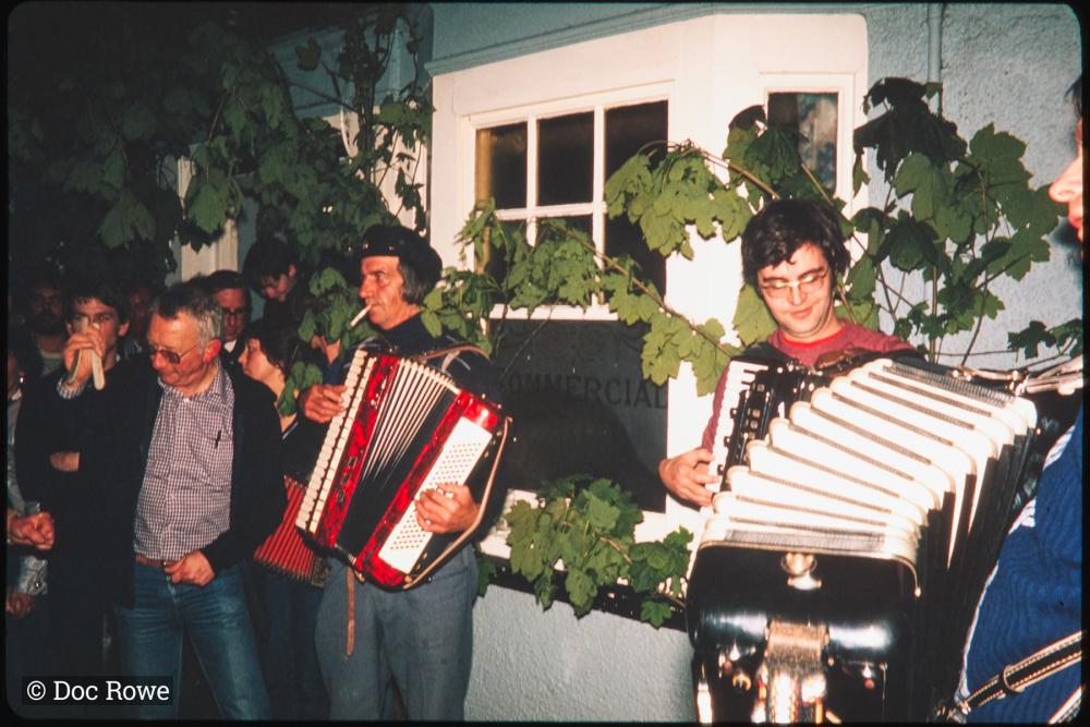 accordion players outside pub