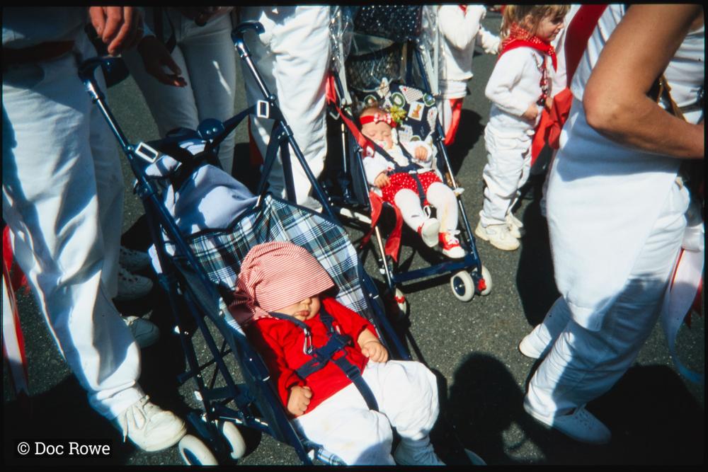 Babies from Old Oss sleeping in pushchairs